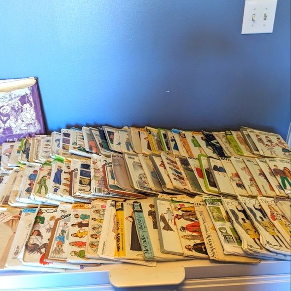 69 Vintage sewing patterns - Picture 1 of 10